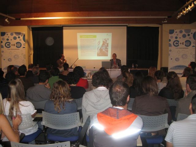 Asturias joven emprenda Ponencia Adriano Mones