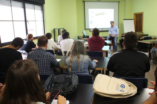 Asturias joven emprenda Encuentro Oscar Candás