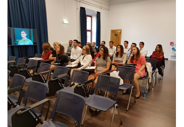 Clinic Joven emprenda Taller optimismo