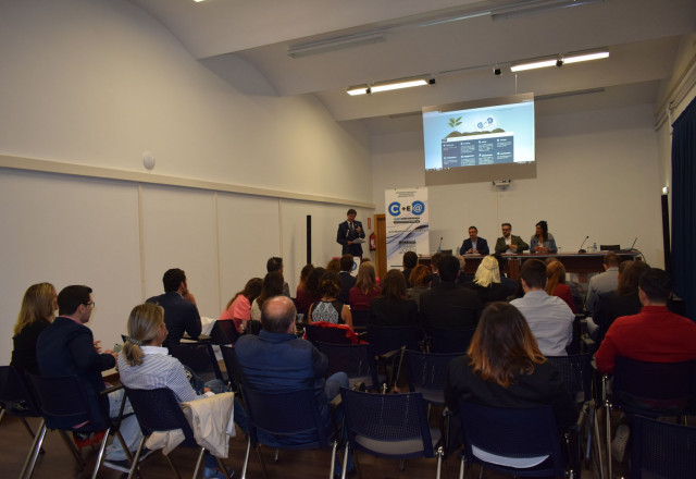 Asturias joven emprenda Ponencia Neoalgae