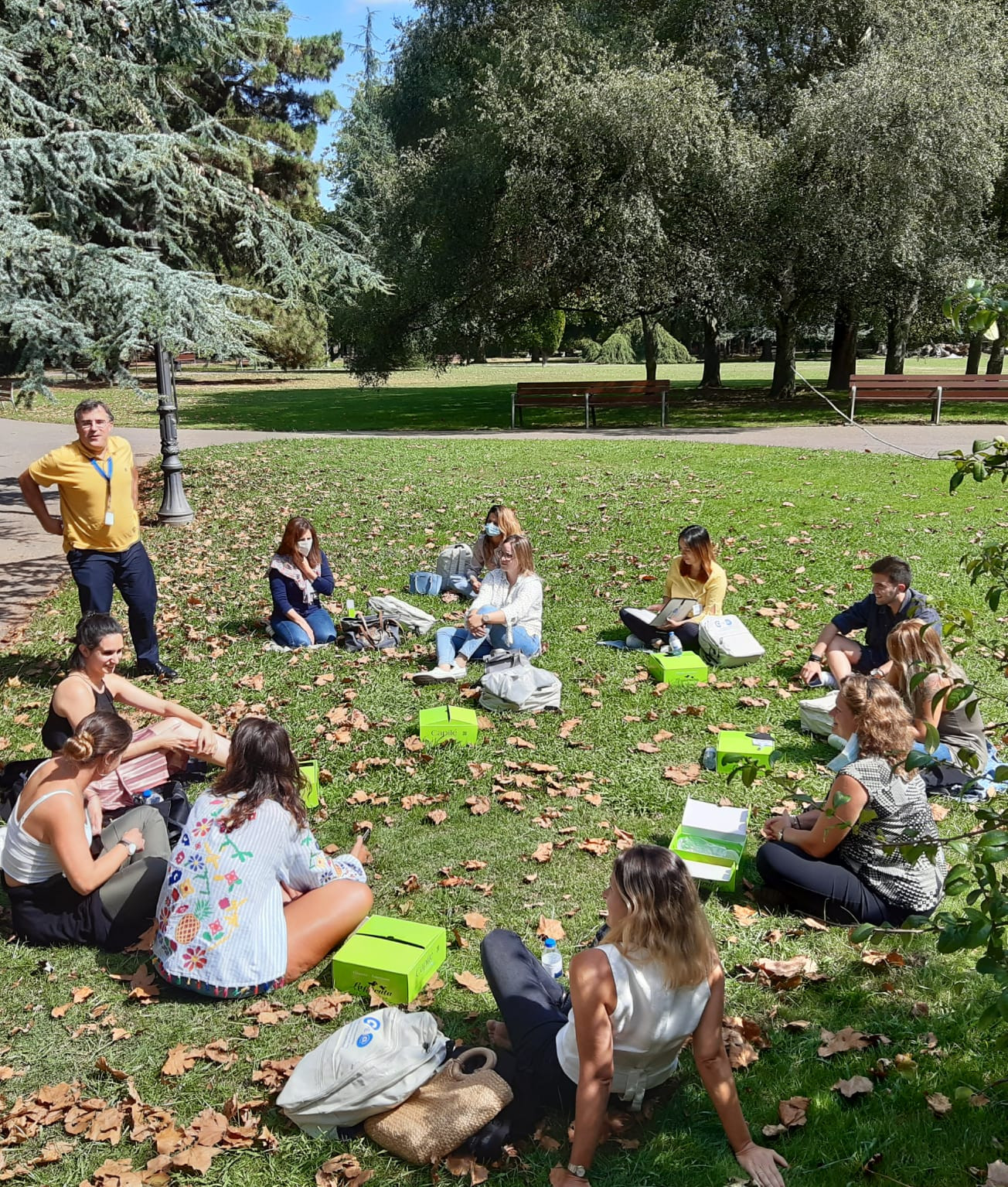 Asturias joven emprenda Comida cajas Capile