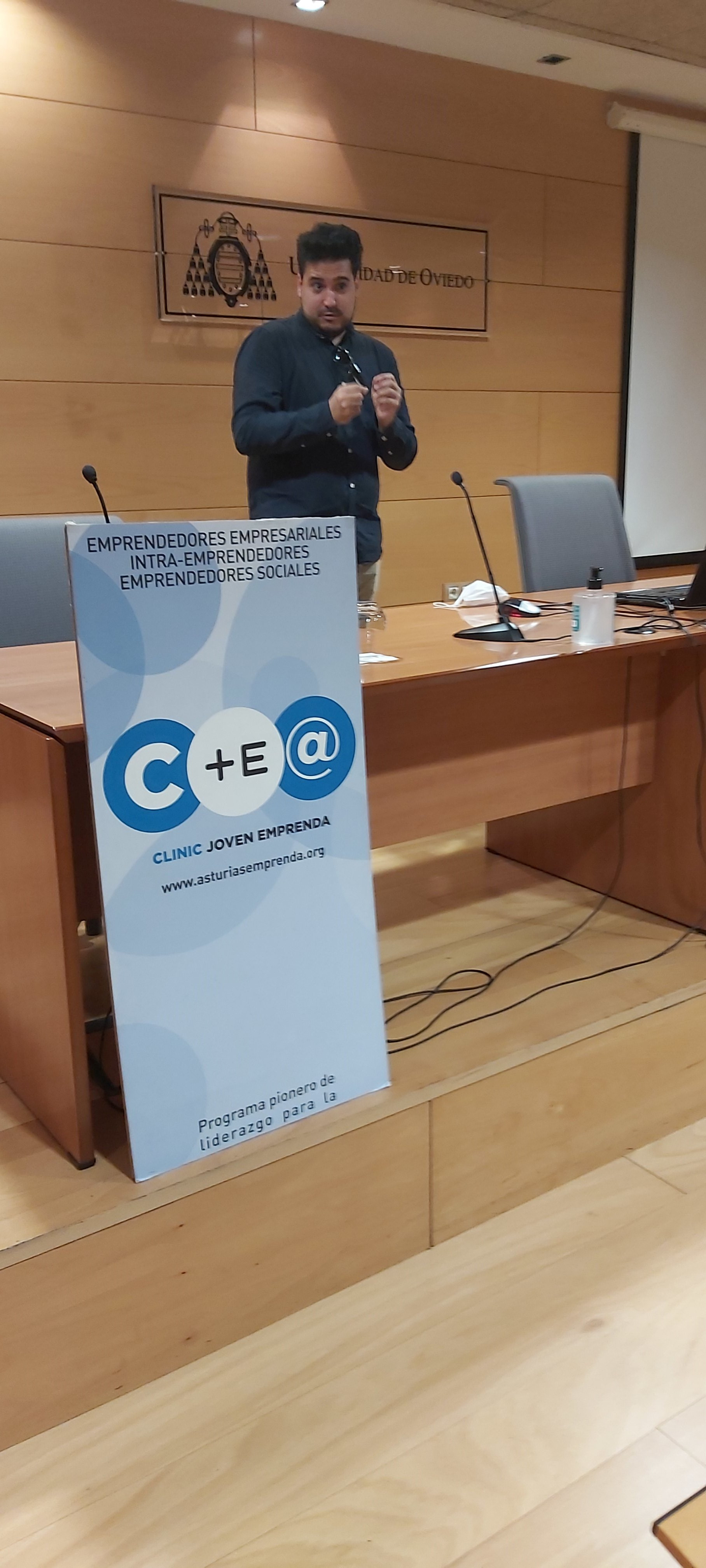 Asturias joven emprenda Cliniqueros