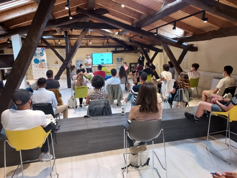 Asturias joven emprenda Mesa Cliniqueros