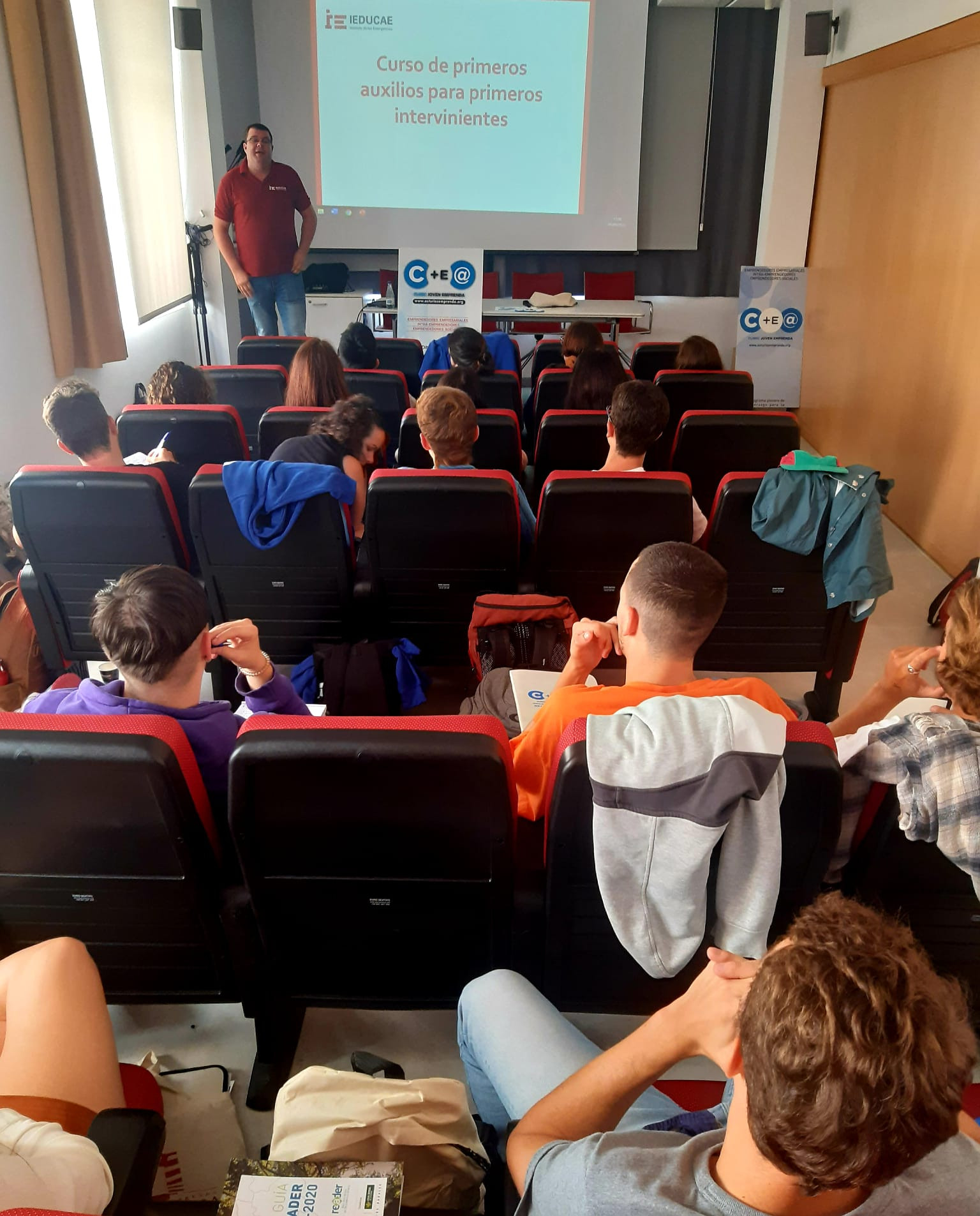 Asturias joven emprenda Primeros Auxilios IEDUCAE