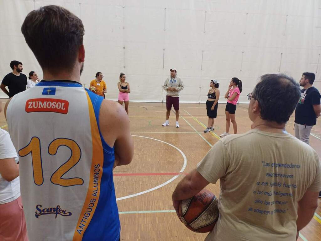 Clinic Joven emprenda Basket