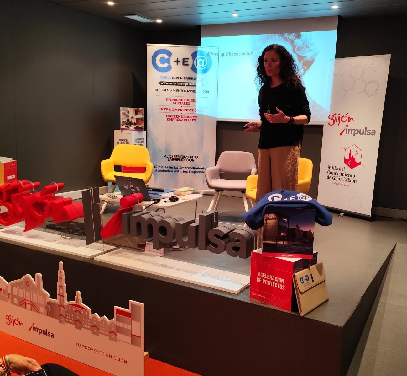 Clinic Joven emprenda Ponencia clausura OKTicket